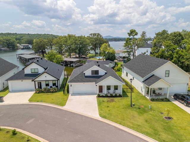 165 Clearwater Circle, Hot Springs, AR 71901