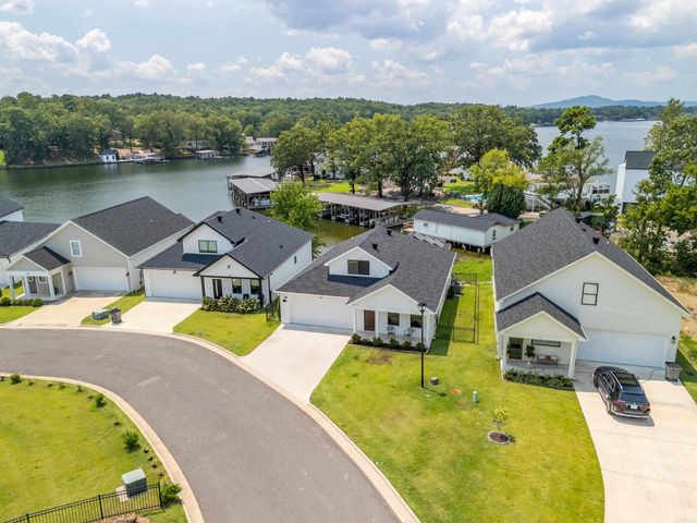 165 Clearwater Circle, Hot Springs, AR 71901