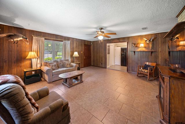 527 Pam, Tyler, TX 75703