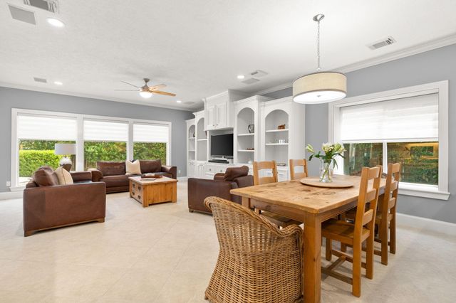 106 Fairbranch Circle, The Woodlands, TX 77382
