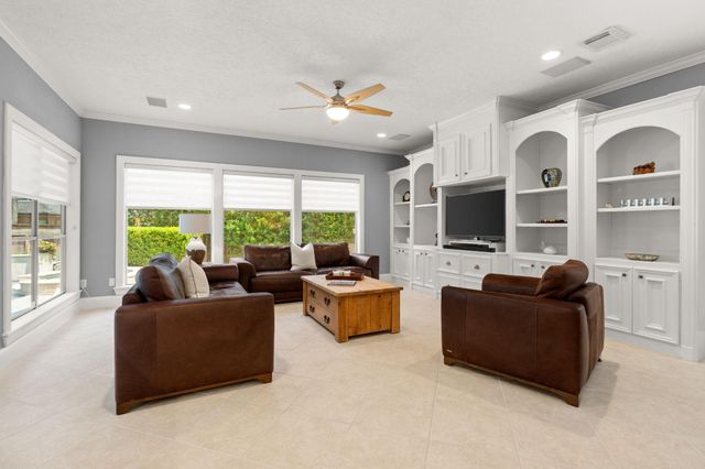 106 Fairbranch Circle, The Woodlands, TX 77382