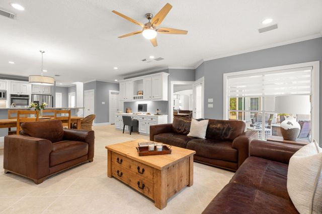 106 Fairbranch Circle, The Woodlands, TX 77382