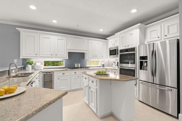 106 Fairbranch Circle, The Woodlands, TX 77382