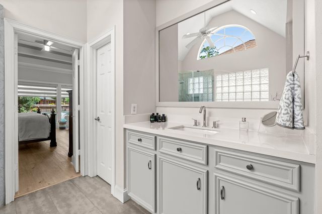 106 Fairbranch Circle, The Woodlands, TX 77382
