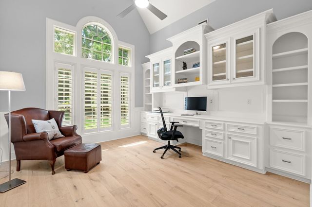 106 Fairbranch Circle, The Woodlands, TX 77382
