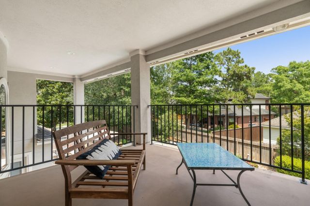 106 Fairbranch Circle, The Woodlands, TX 77382