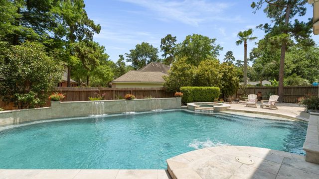 106 Fairbranch Circle, The Woodlands, TX 77382