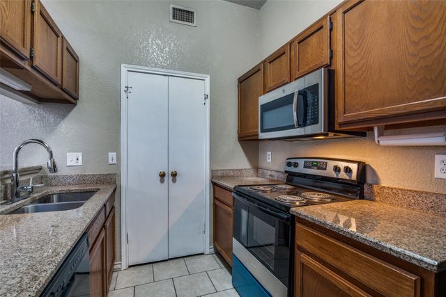 4803 Clover Haven Street, Dallas, TX 75227