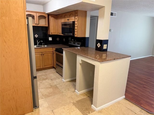 914 LAKE DESTINY ROAD F, Altamonte Springs, FL 32714