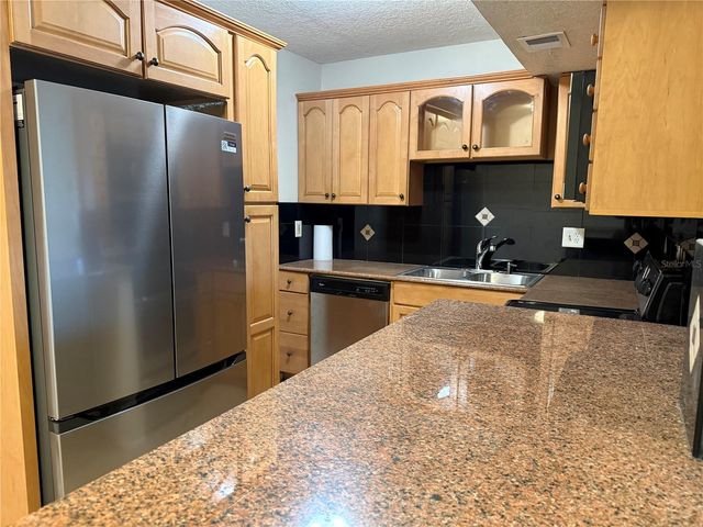 914 LAKE DESTINY ROAD F, Altamonte Springs, FL 32714