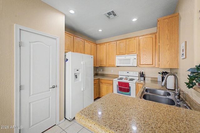 1385 S JOSHUA TREE Lane, Gilbert, AZ 85296