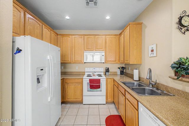 1385 S JOSHUA TREE Lane, Gilbert, AZ 85296