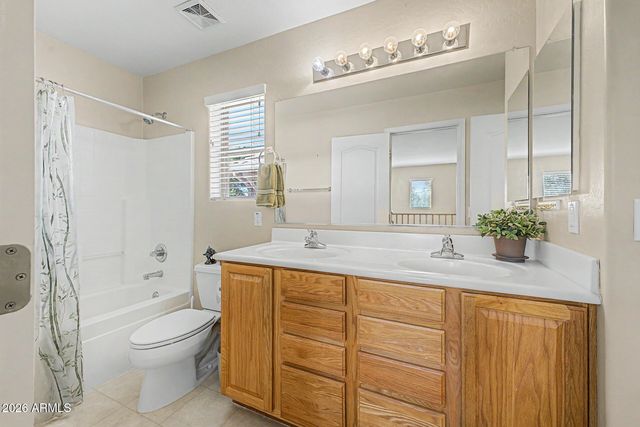 1385 S JOSHUA TREE Lane, Gilbert, AZ 85296