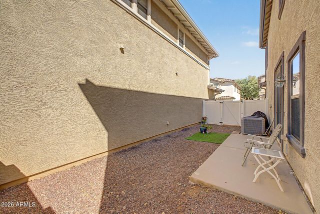 1385 S JOSHUA TREE Lane, Gilbert, AZ 85296