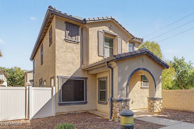 1385 S JOSHUA TREE Lane, Gilbert, AZ 85296
