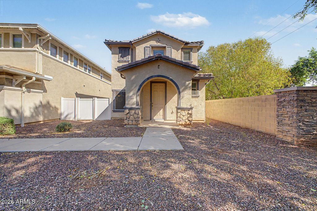 1385 S JOSHUA TREE Lane, Gilbert, AZ 85296 — photo 2