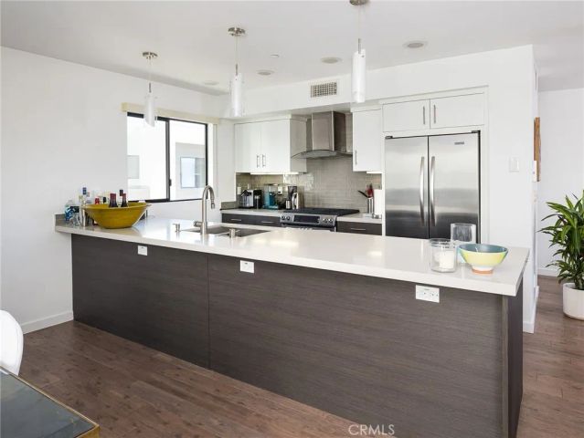 121 E Walnut Avenue, El Segundo, CA 90245