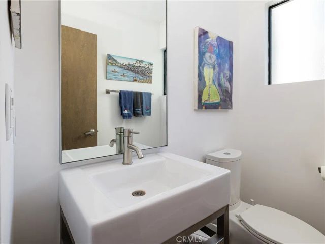 121 E Walnut Avenue, El Segundo, CA 90245