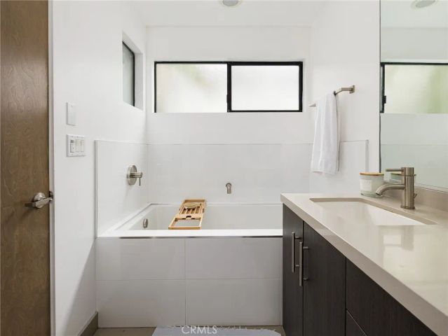 121 E Walnut Avenue, El Segundo, CA 90245