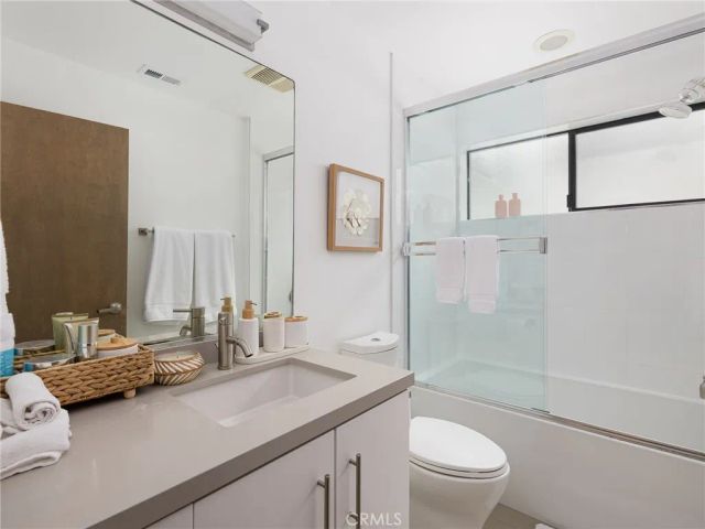 121 E Walnut Avenue, El Segundo, CA 90245