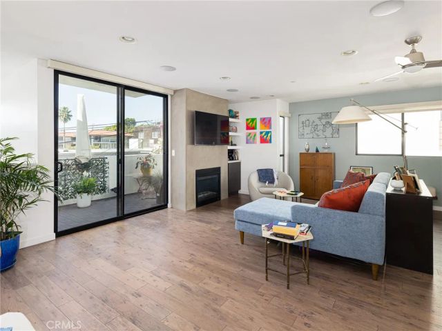 121 E Walnut Avenue, El Segundo, CA 90245