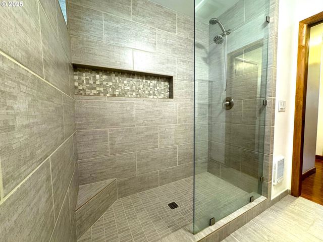 2442 Se 190TH Ave, Portland, OR 97233