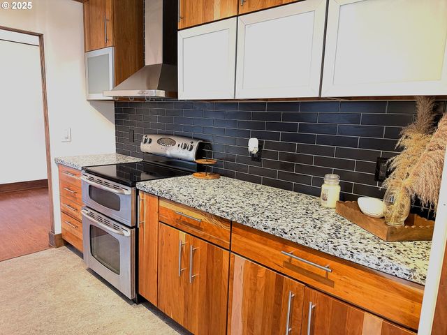 2442 Se 190TH Ave, Portland, OR 97233