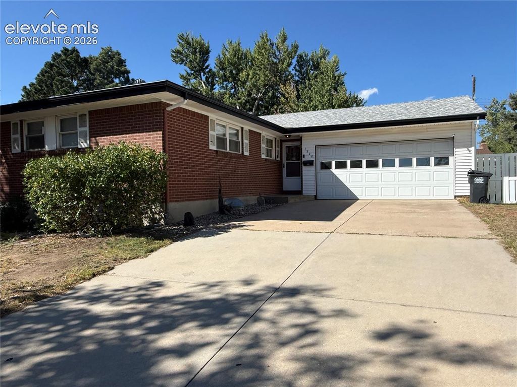 1928 Sussex Lane, Colorado Springs, CO 80909 — exterior