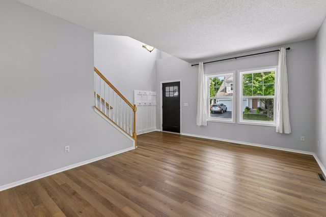 15105 Dupont Path, Apple Valley, MN 55124