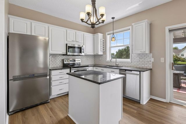 15105 Dupont Path, Apple Valley, MN 55124