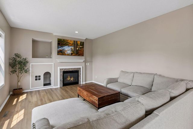15105 Dupont Path, Apple Valley, MN 55124