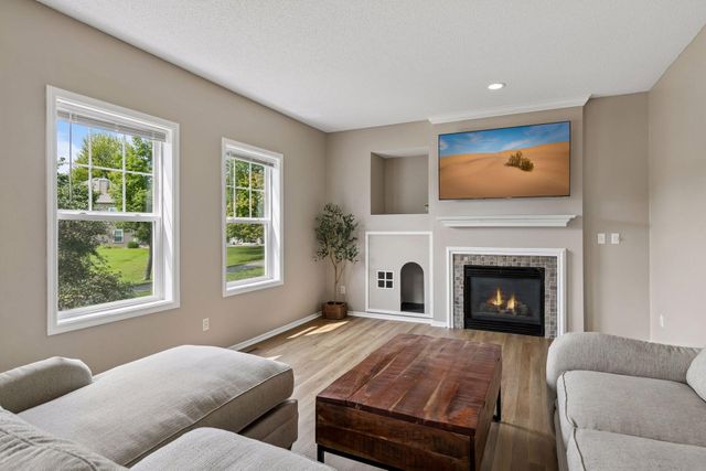 15105 Dupont Path, Apple Valley, MN 55124