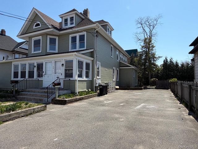 24 Doxsey Place 3, Lynbrook, NY 11563