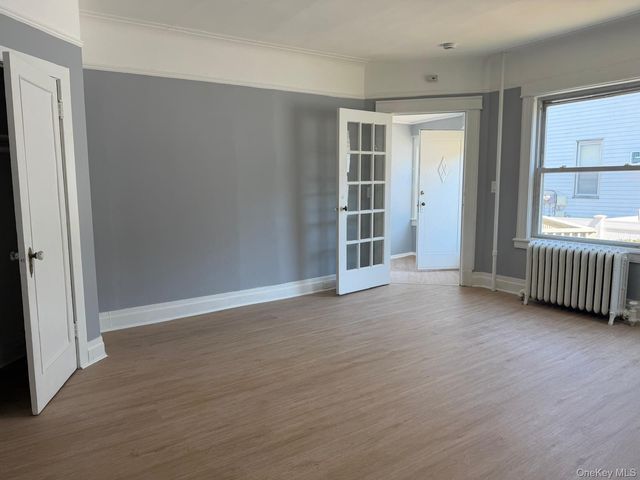 24 Doxsey Place 3, Lynbrook, NY 11563