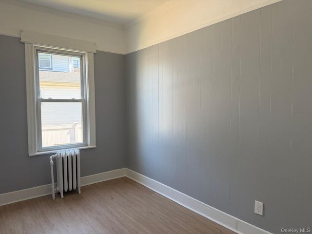 24 Doxsey Place 3, Lynbrook, NY 11563