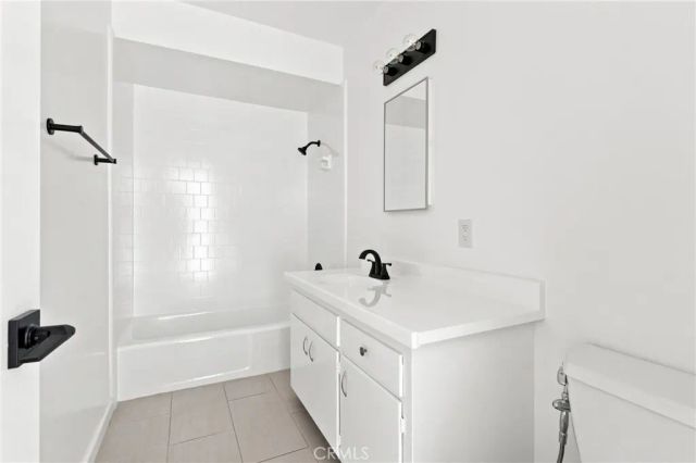 5829 E 2nd, Long Beach, CA 90803