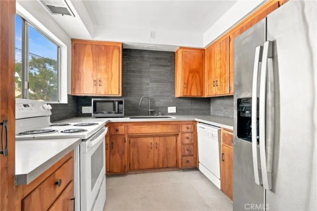 5829 E 2nd, Long Beach, CA 90803