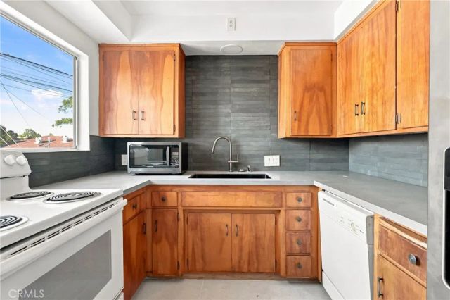 5829 E 2nd, Long Beach, CA 90803