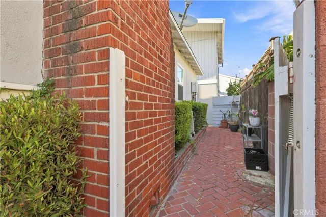5829 E 2nd, Long Beach, CA 90803