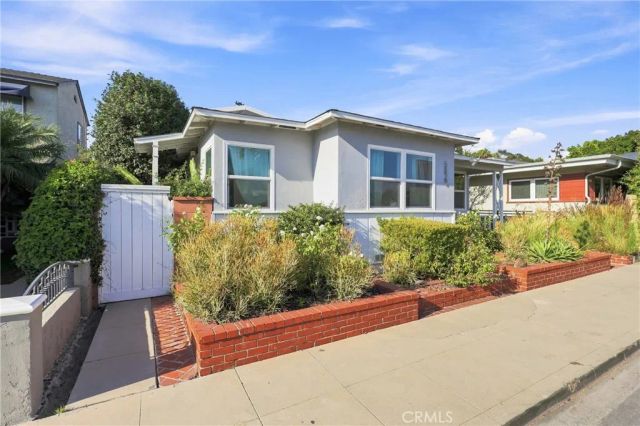 5829 E 2nd, Long Beach, CA 90803
