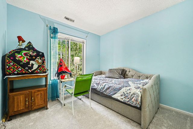 104 Old Stable Court, Chapel Hill, NC 27514