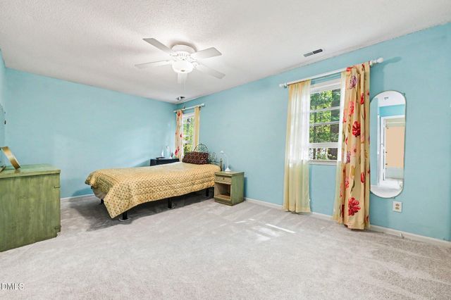 104 Old Stable Court, Chapel Hill, NC 27514
