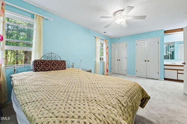 104 Old Stable Court, Chapel Hill, NC 27514