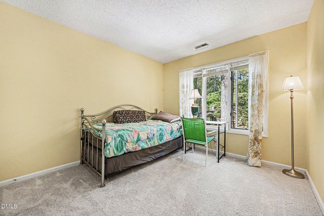 104 Old Stable Court, Chapel Hill, NC 27514