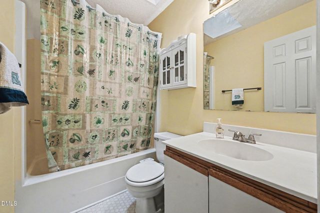 104 Old Stable Court, Chapel Hill, NC 27514