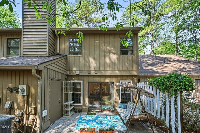 104 Old Stable Court, Chapel Hill, NC 27514