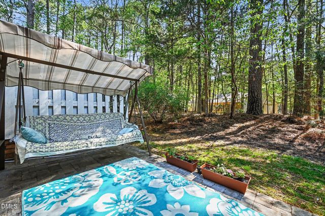 104 Old Stable Court, Chapel Hill, NC 27514