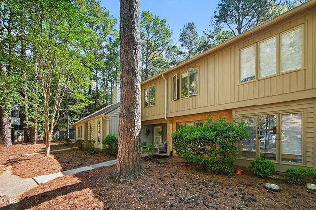 104 Old Stable Court, Chapel Hill, NC 27514