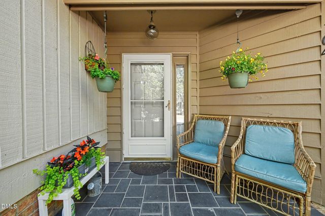 104 Old Stable Court, Chapel Hill, NC 27514