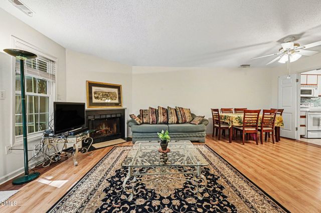 104 Old Stable Court, Chapel Hill, NC 27514